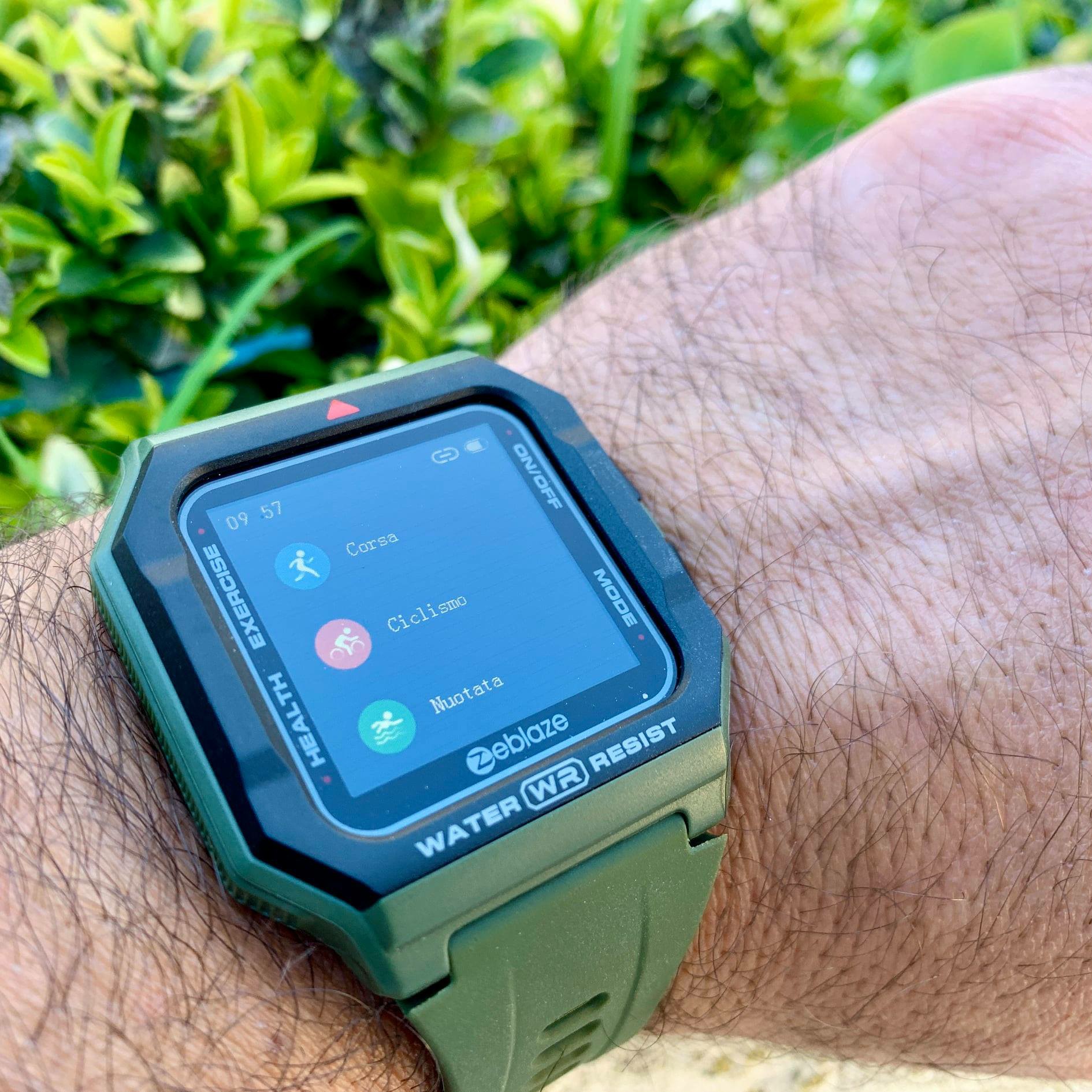 Zeblaze Ares Review - New Smartwatch With Retro Design | Techxreviews