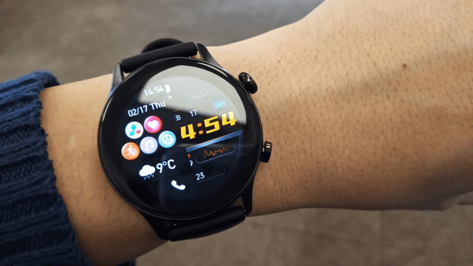 Colmi i30 Review - New Smartwatch with AMOLED Screen Under $50
