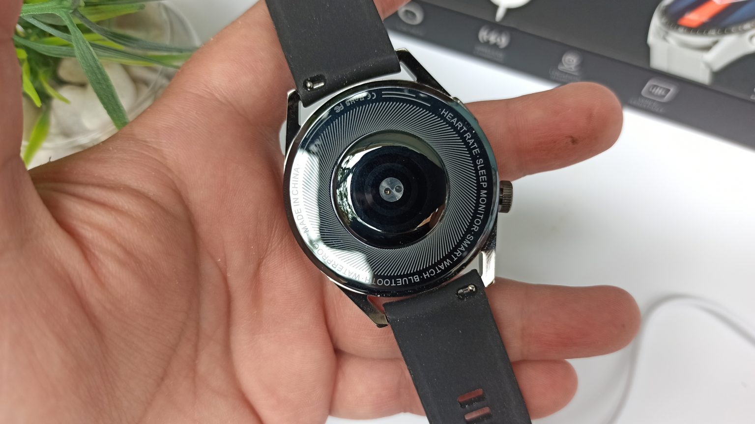 HW28 Smartwatch Review - Why Would I Recommend Buying One?
