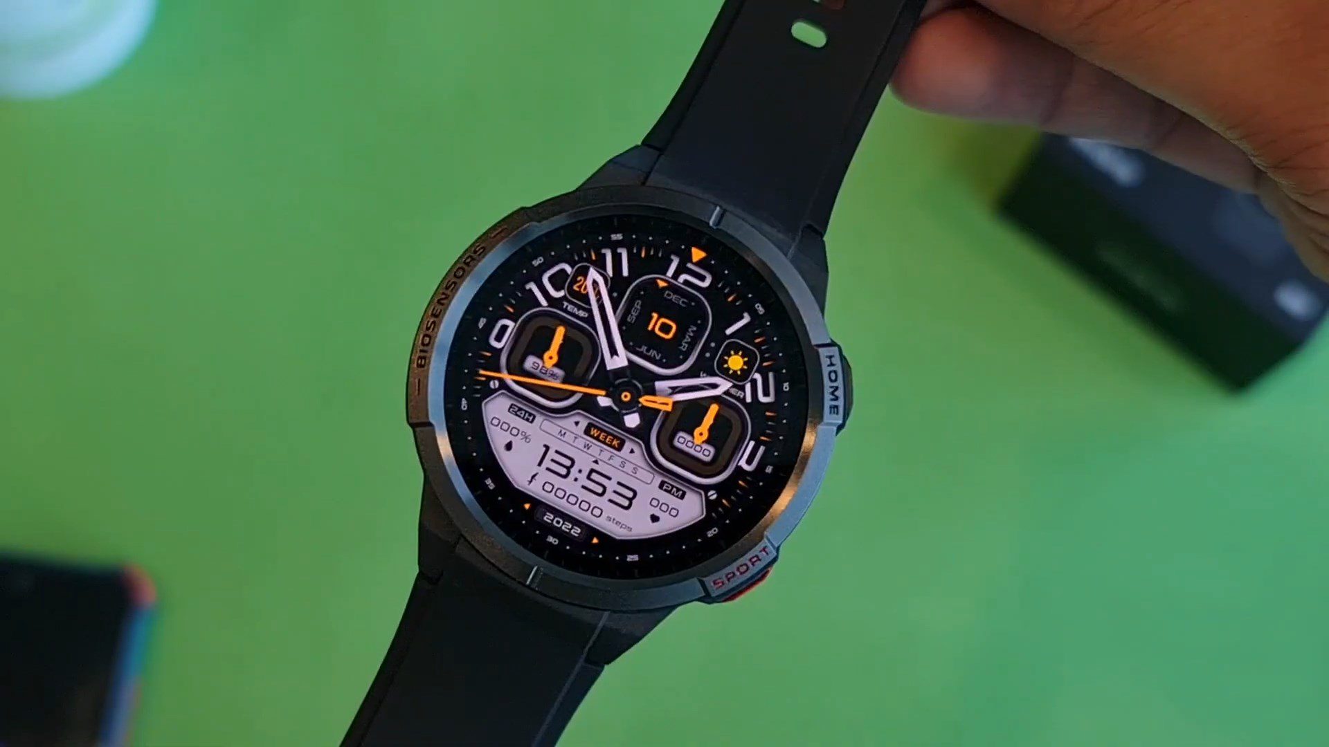 Mibro GS Review – New Smartwatch With AMOLED Display & GPS Chip