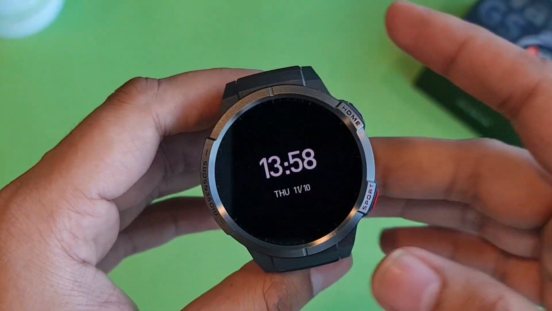 Mibro GS Review – New Smartwatch With AMOLED Display & GPS Chip