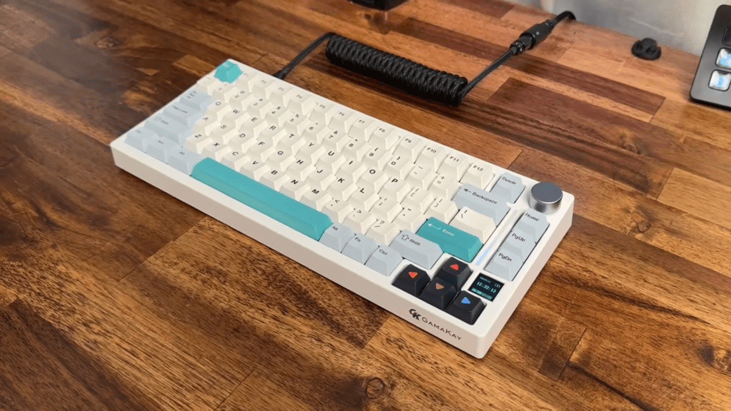 Gamakay TK75HE V2 Review: A Feature-Packed Keyboard with a Screen & Knob