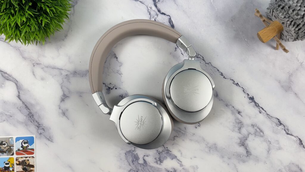 Kiwi Ears Division review, best budget headphones, headphones review, affordable headphones, best headphones under 50, Kiwi Ears, over ear headphones, closed back headphones, bass headphones, audiophile, tech review, cheap headphones, comfortable headphones, studio headphones, gaming headphones, Kiwi Division