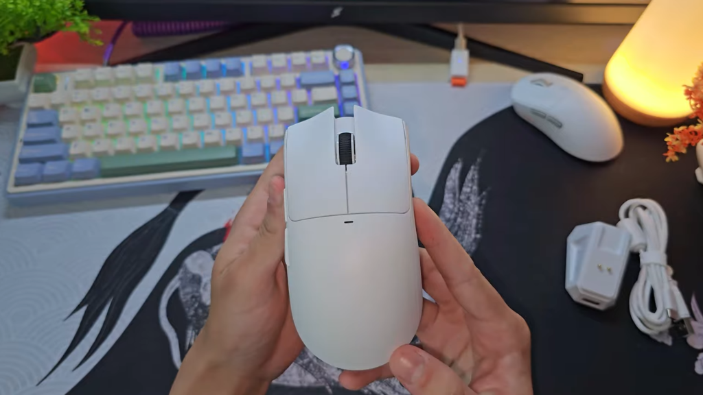 Attack Shark X11 Review – A Lightweight FPS Contender under $30 Attack Shark X11 Review - A Lightweight FPS Contender under R$ 170